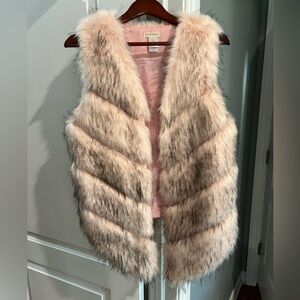 Women’s pink and black faux fur vest boutique size small
